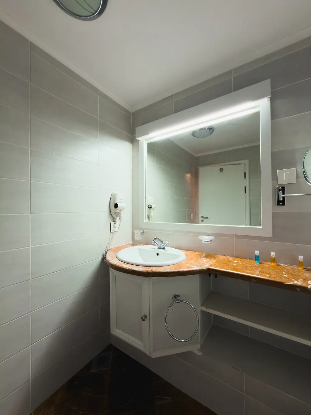 Chalet room details at Bzommar Palace Hotel